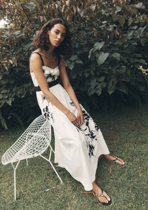 Lis Embroidery Midi Dress